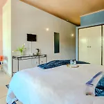 Bo House & Hairshop Otel *