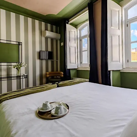 Bo House & Hairshop Otel Estômbar